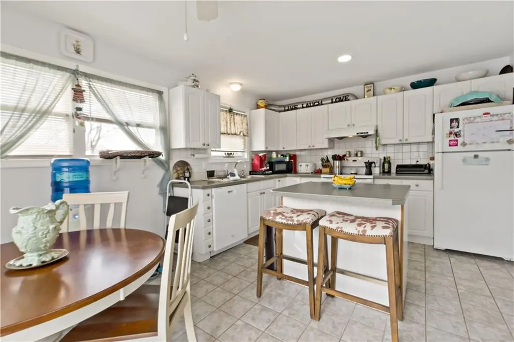 14 Meadowview Terrace Westerly RI 02891