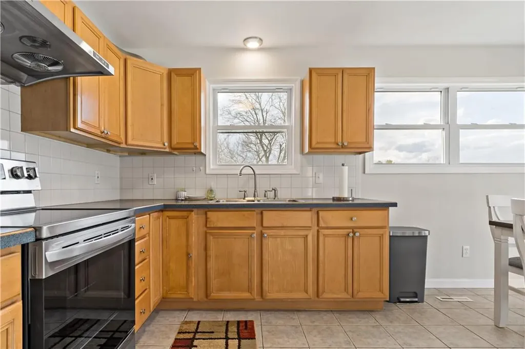14 Meadowview Terrace Westerly RI 02891