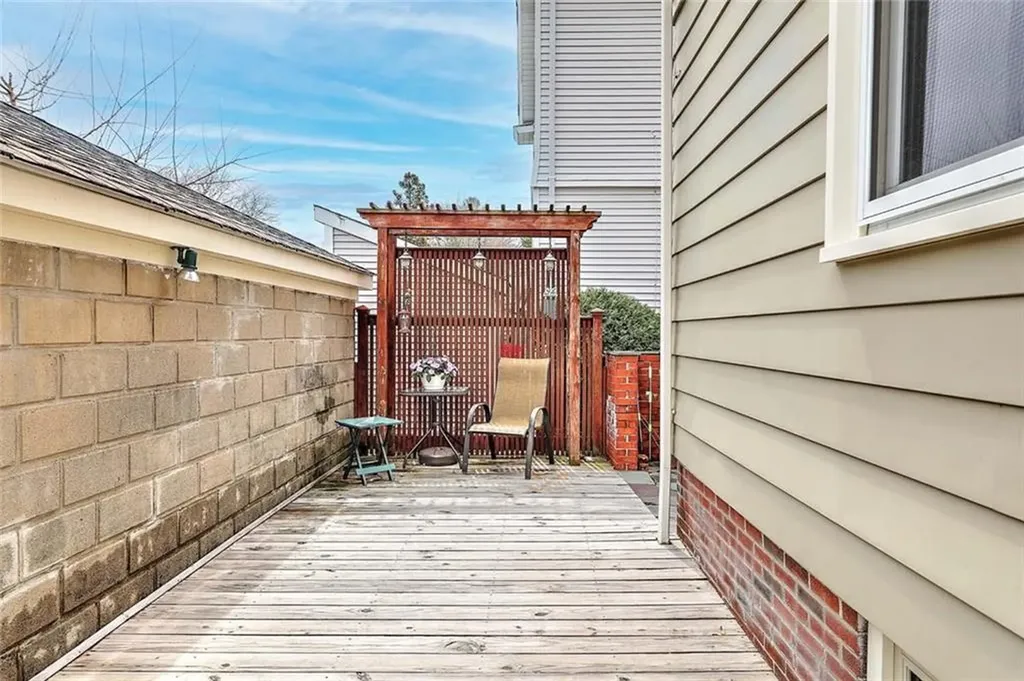 371 Mount Pleasant Avenue Providence RI 02908