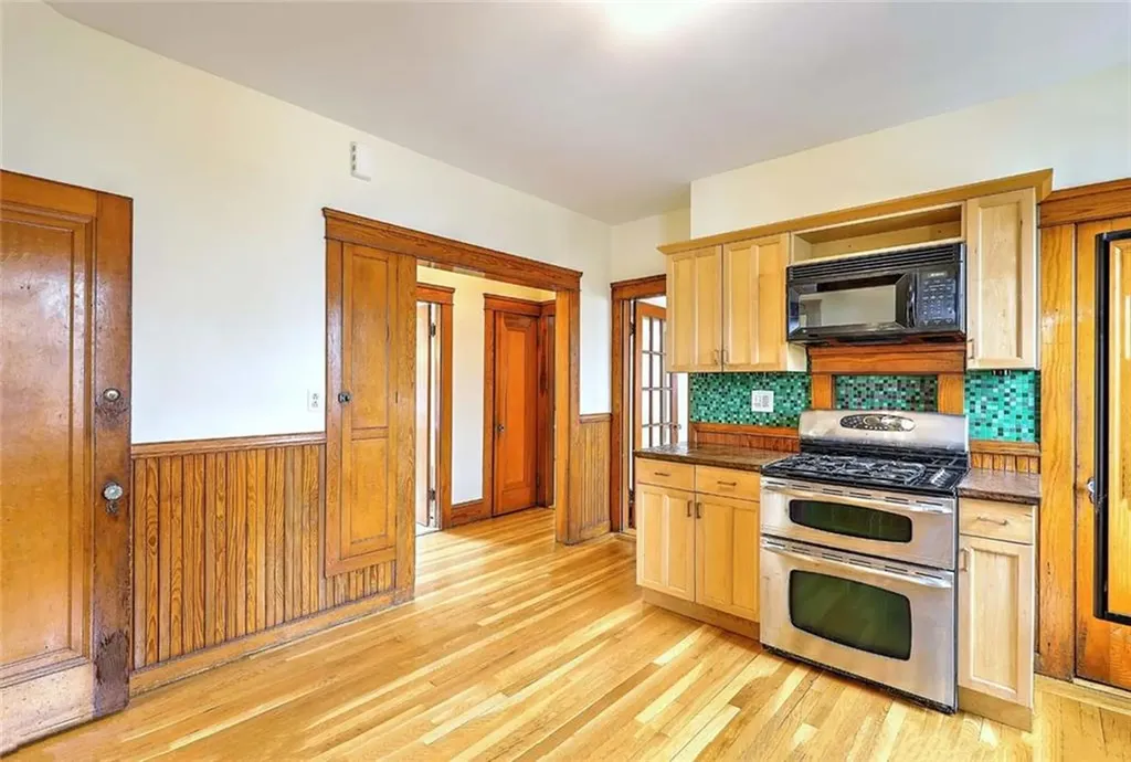 371 Mount Pleasant Avenue Providence RI 02908