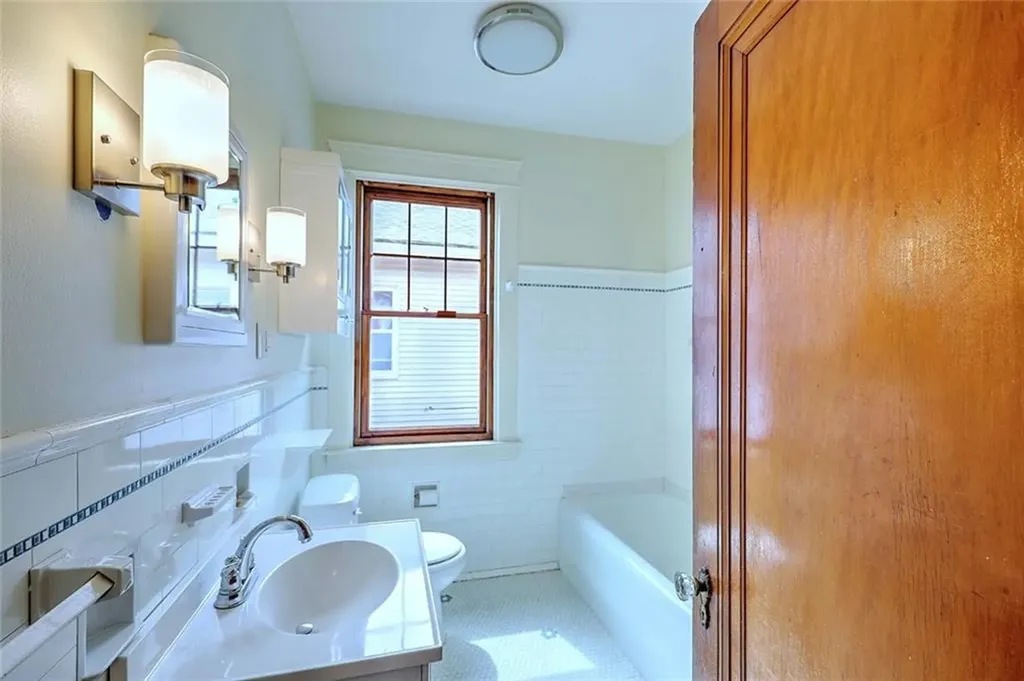 371 Mount Pleasant Avenue Providence RI 02908