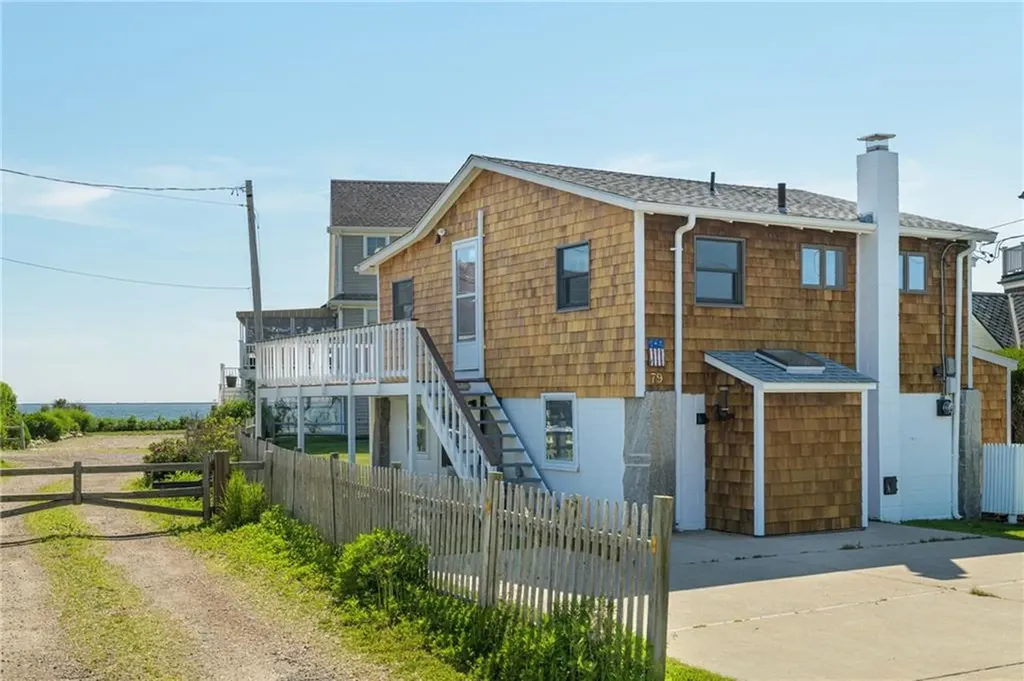 79 Stanton Avenue Narragansett RI 02882