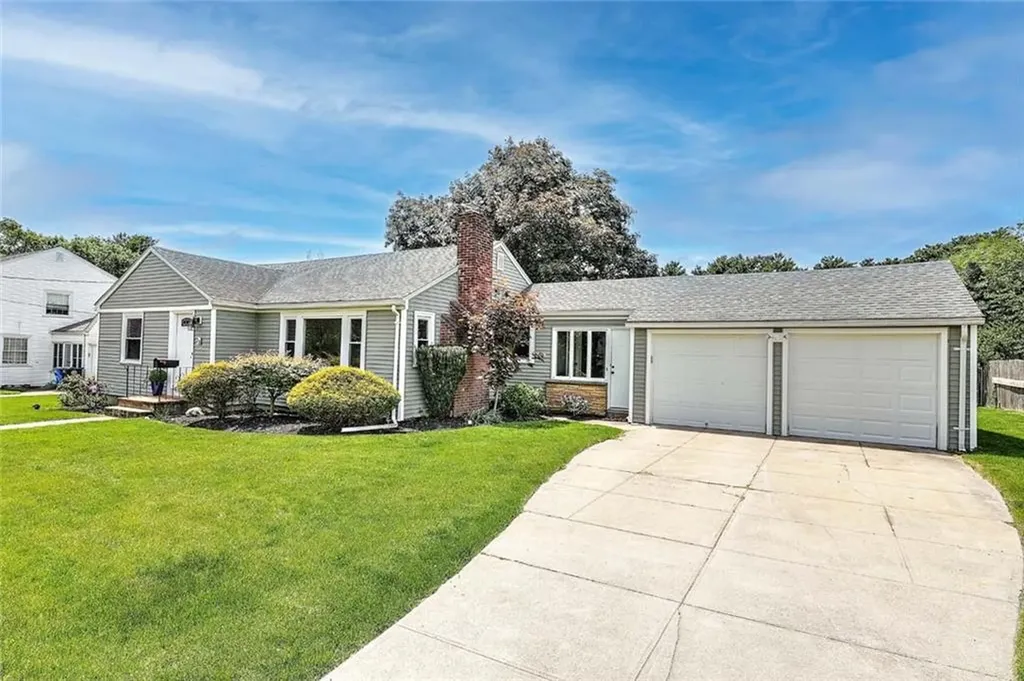 23 Robert Circle Cranston RI 02905