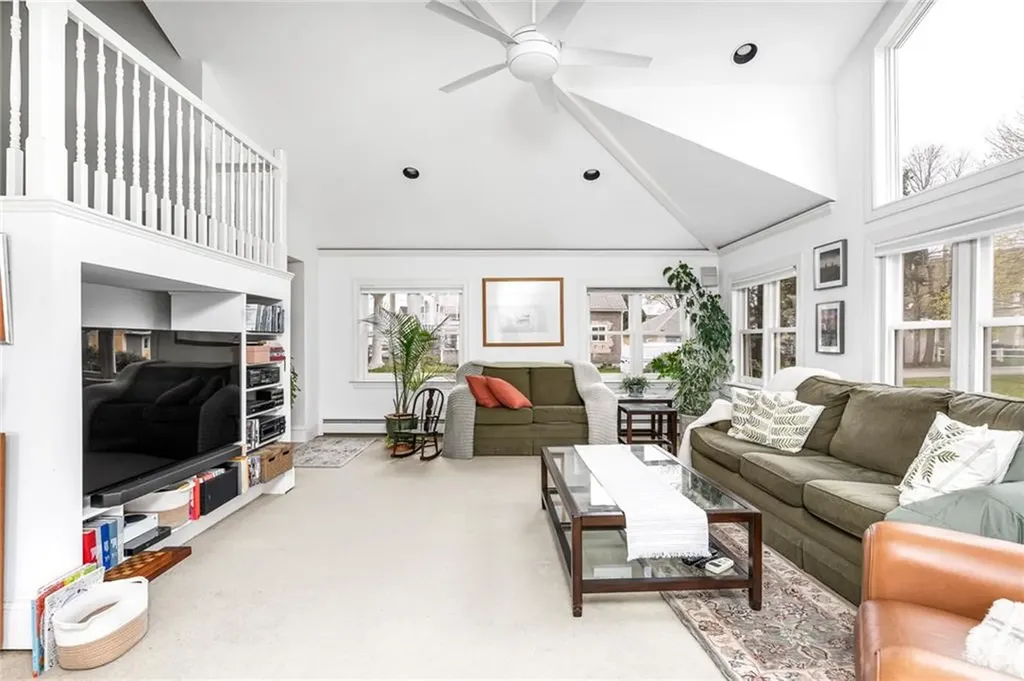 35 Touisset Road Warren RI 02885