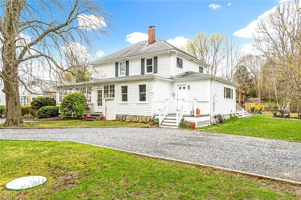35 Touisset Road Warren RI 02885