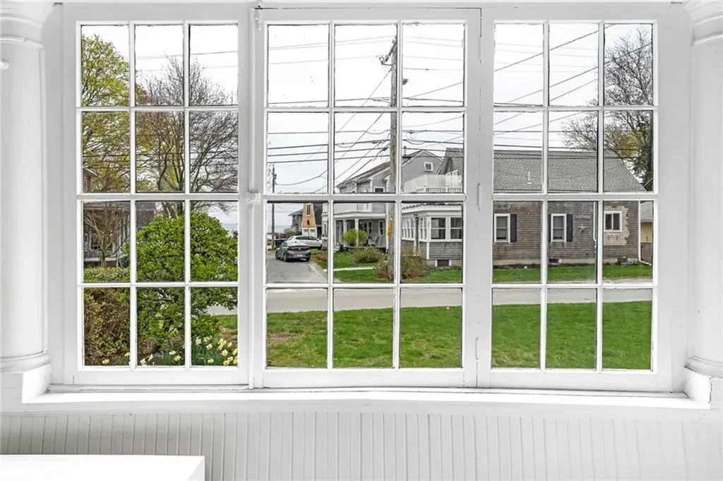 35 Touisset Road Warren RI 02885