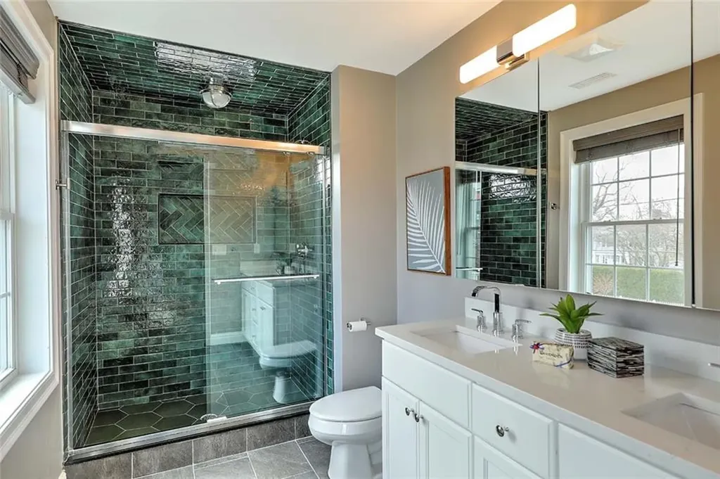 1297 Narragansett Boulevard Cranston RI 02905