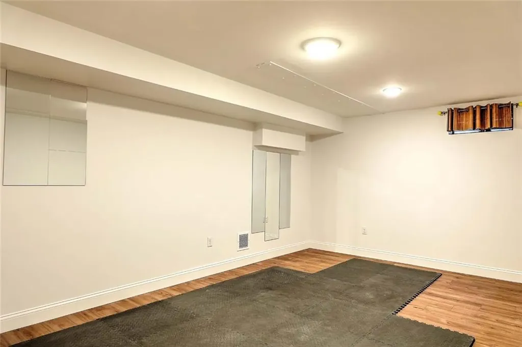 1297 Narragansett Boulevard Cranston RI 02905