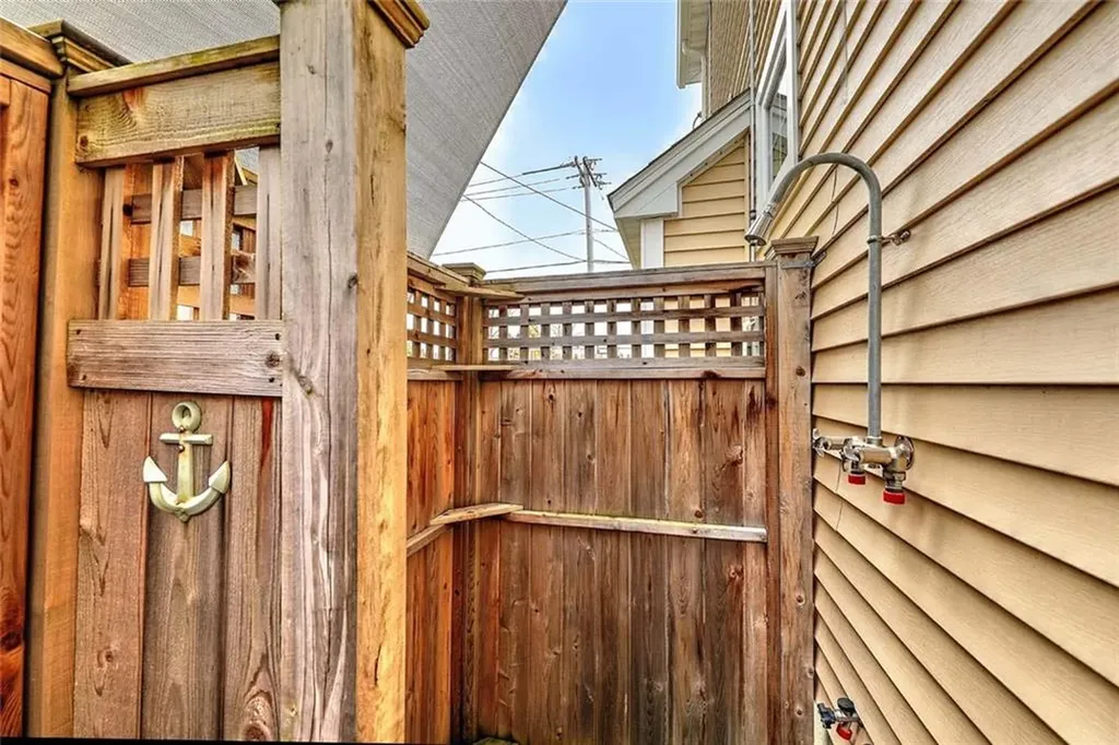 1297 Narragansett Boulevard Cranston RI 02905
