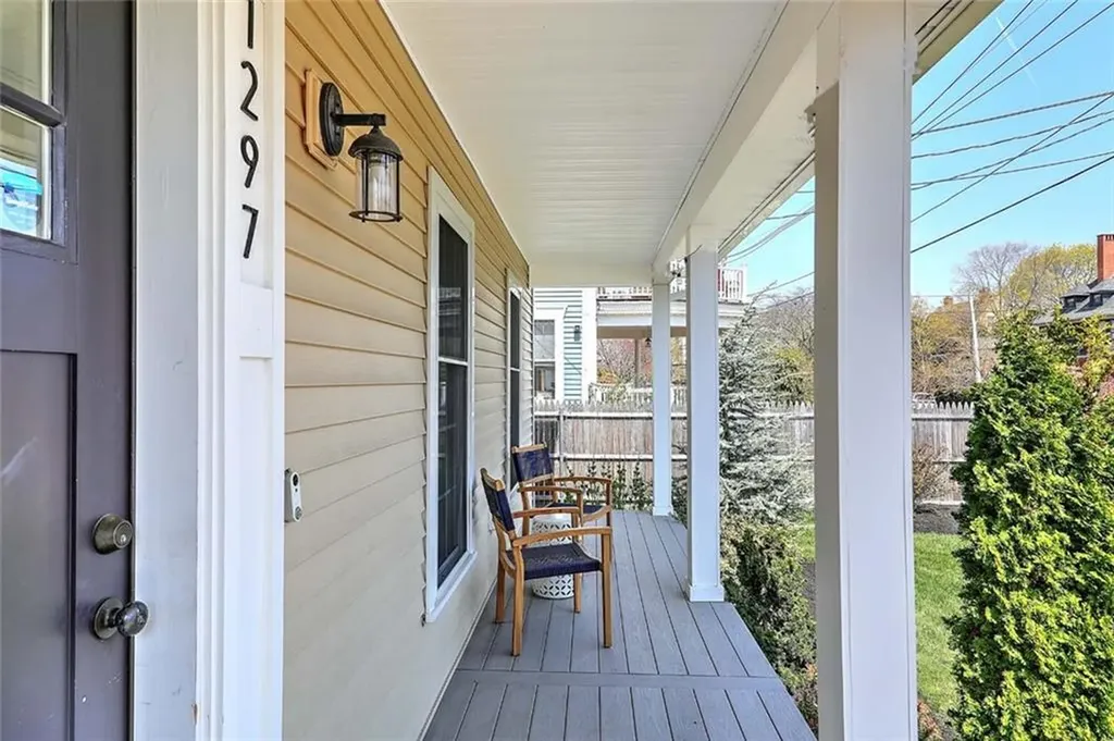 1297 Narragansett Boulevard Cranston RI 02905