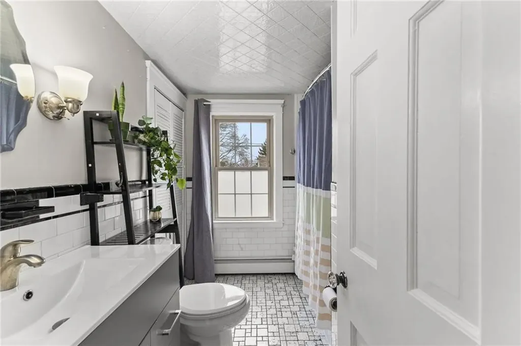 409 Eaton Street Providence RI 02908