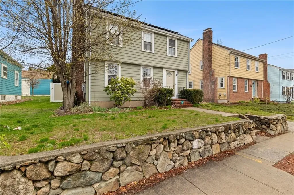 409 Eaton Street Providence RI 02908