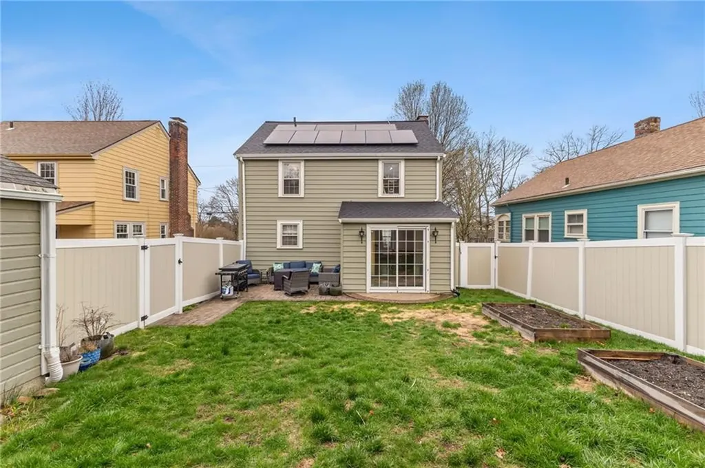 409 Eaton Street Providence RI 02908