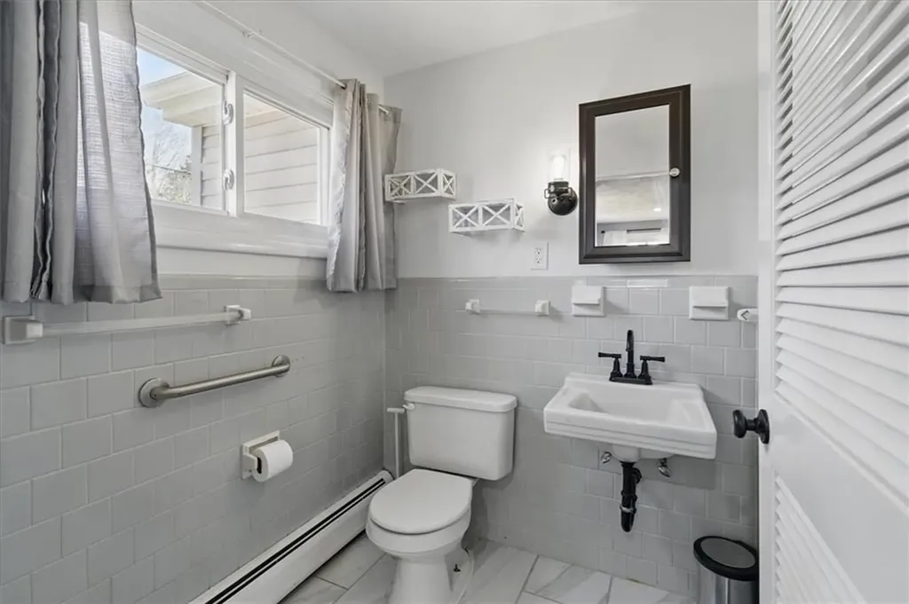 177 Overfield Road East Greenwich RI 02818