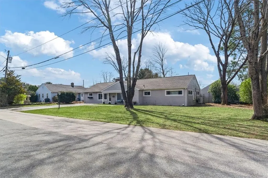 177 Overfield Road East Greenwich RI 02818