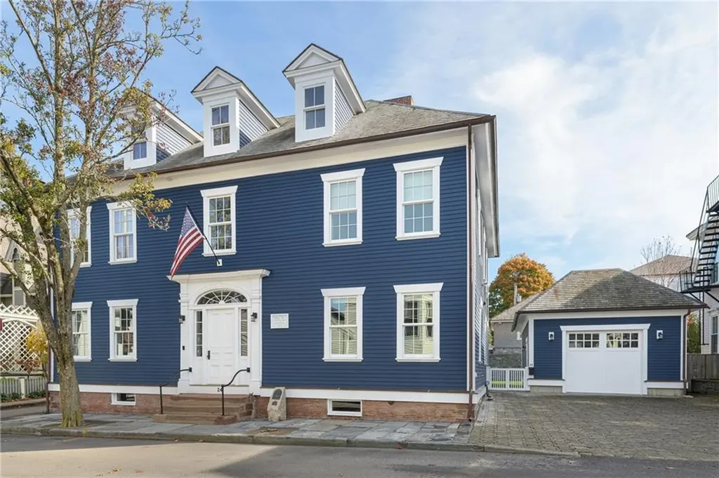 24 School Street Newport RI 02840