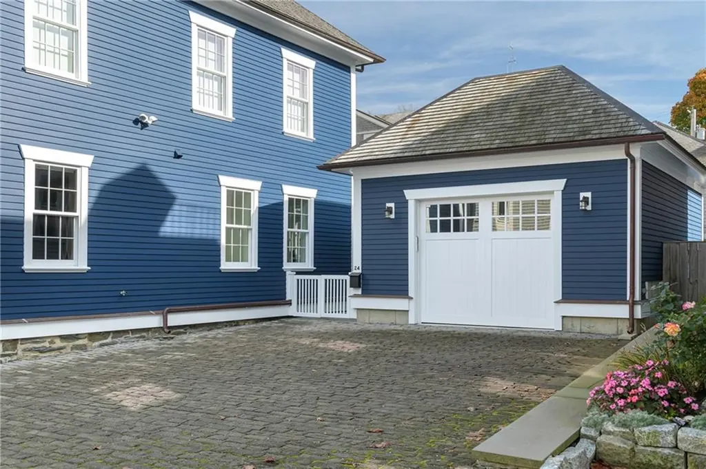 24 School Street Newport RI 02840