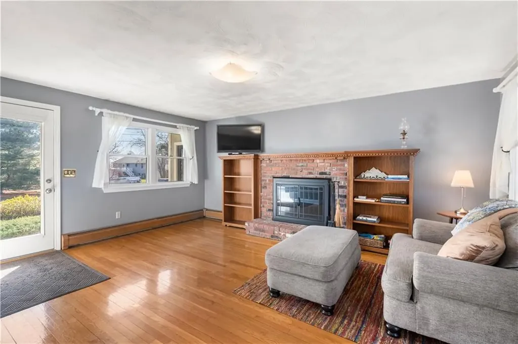 41 Wampanoag Drive Portsmouth RI 02871
