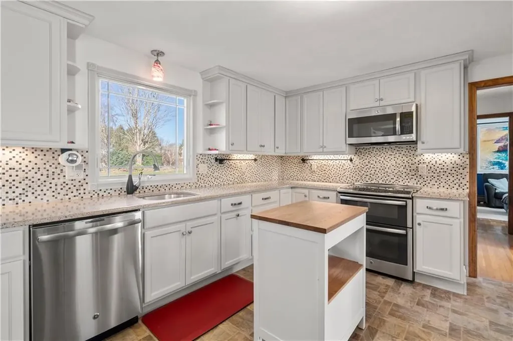 41 Wampanoag Drive Portsmouth RI 02871