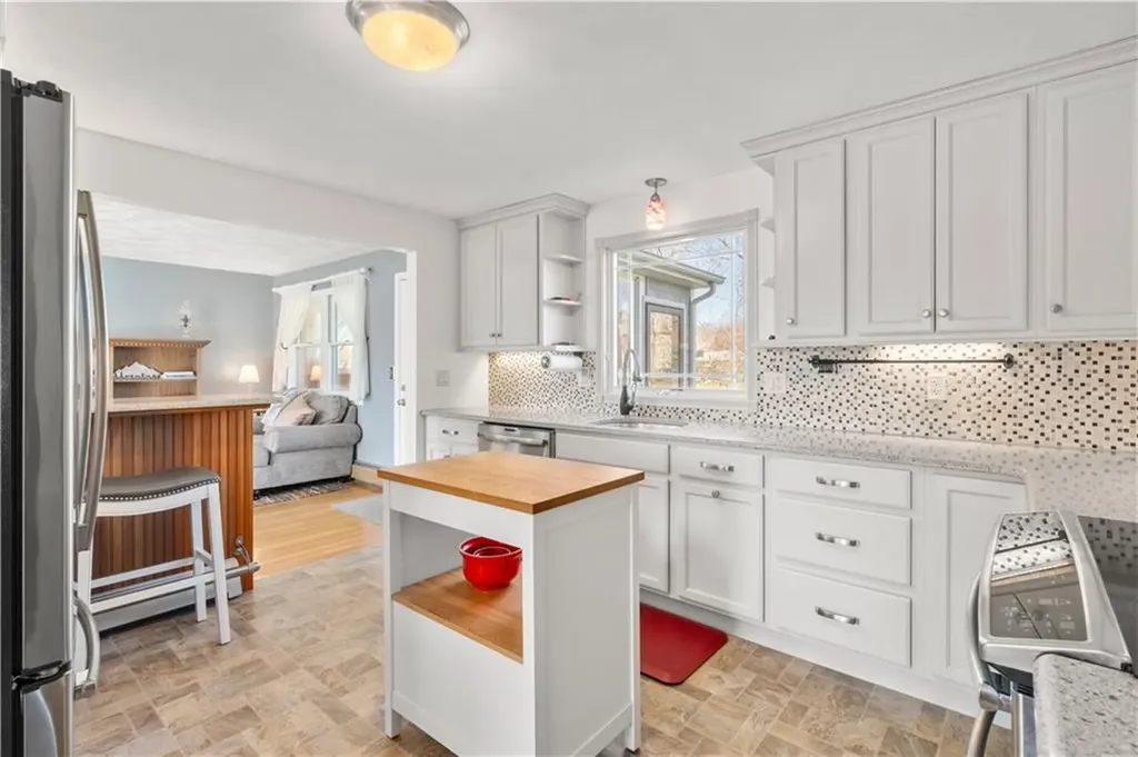 41 Wampanoag Drive Portsmouth RI 02871