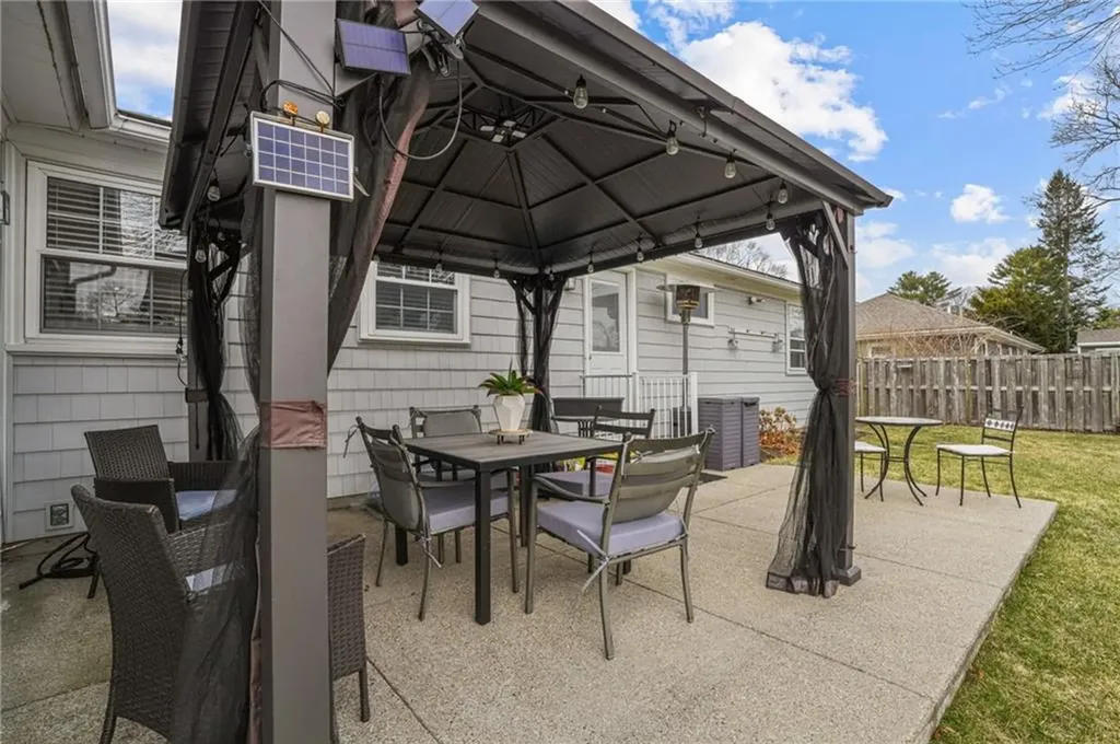 26 Peeptoad Road Warwick RI 02888