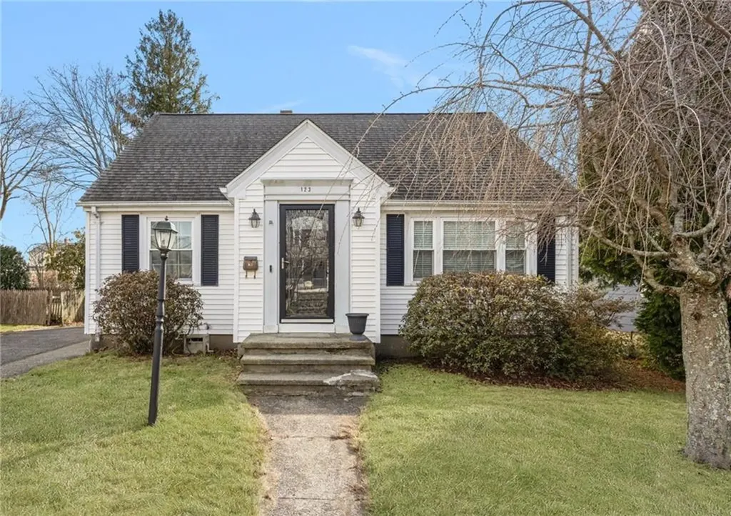 123 Crown Avenue East Providence RI 02915
