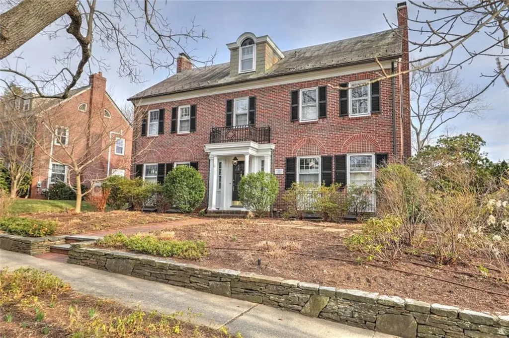 131 Laurel Avenue Providence RI 02906