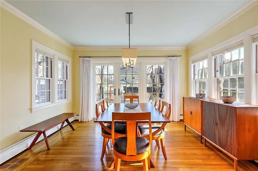 131 Laurel Avenue Providence RI 02906