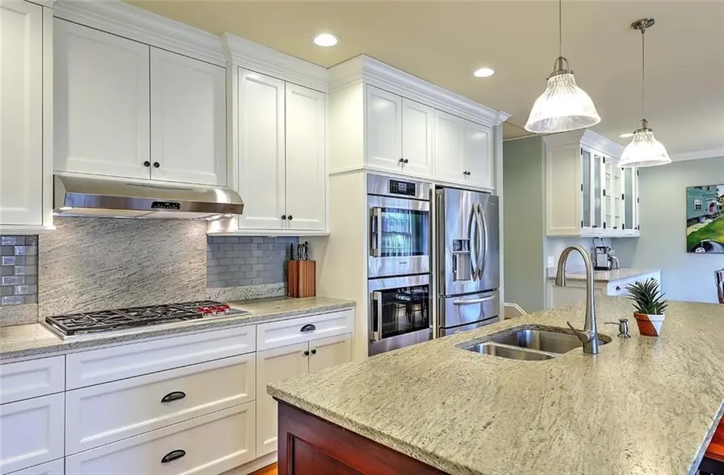 131 Laurel Avenue Providence RI 02906