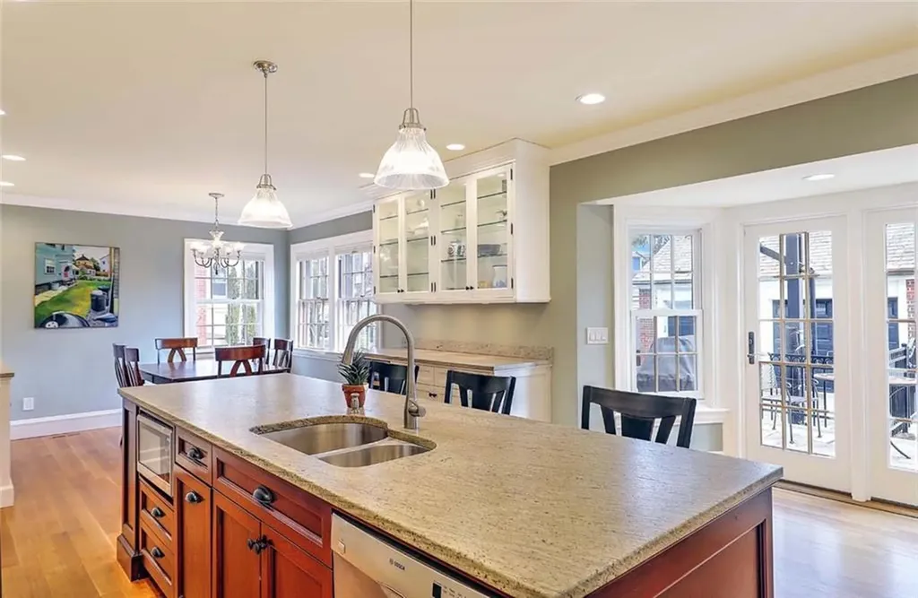 131 Laurel Avenue Providence RI 02906