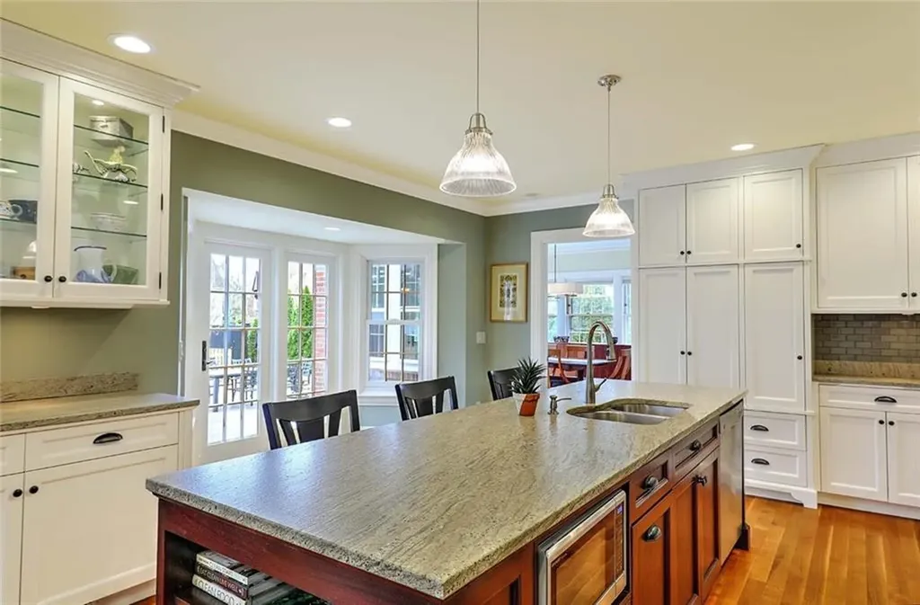 131 Laurel Avenue Providence RI 02906
