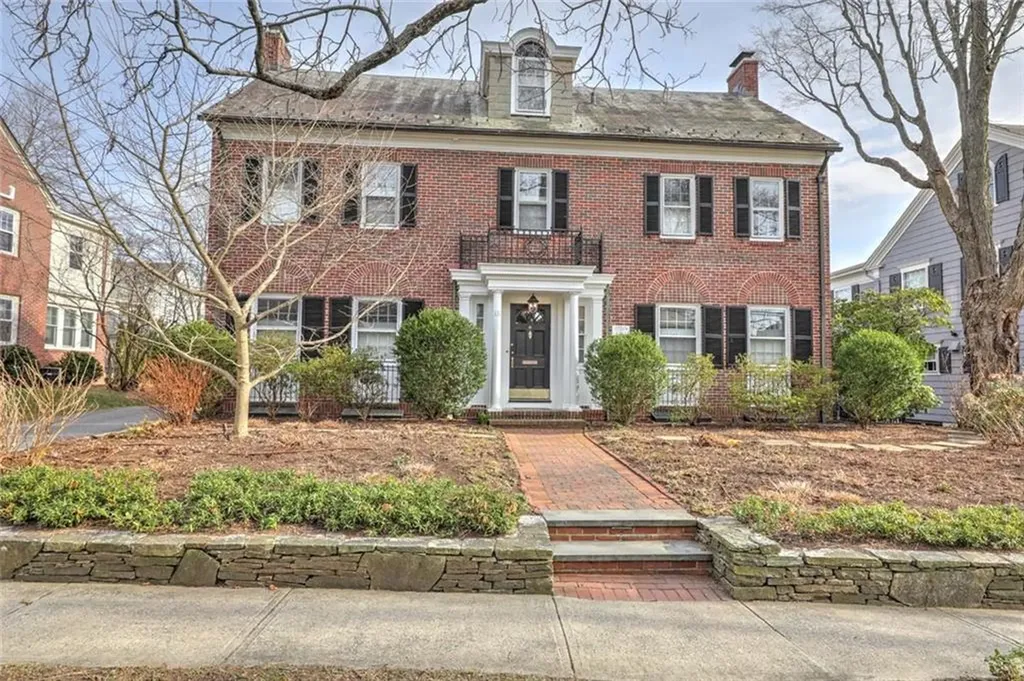 131 Laurel Avenue Providence RI 02906
