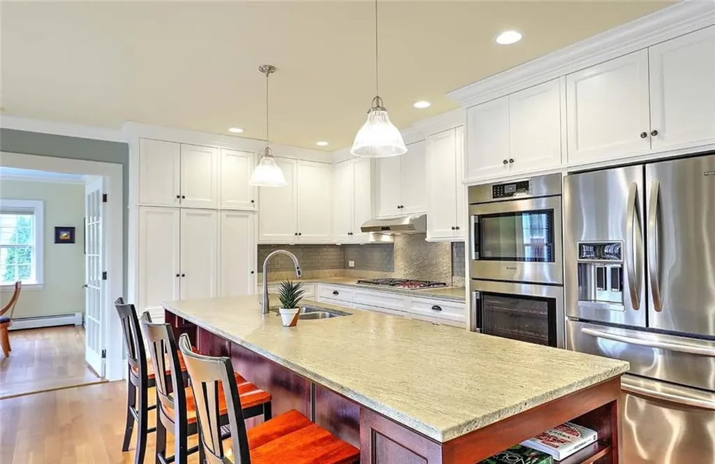 131 Laurel Avenue Providence RI 02906
