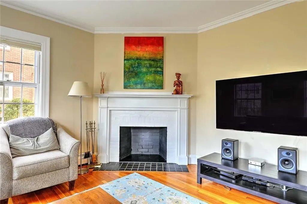 131 Laurel Avenue Providence RI 02906