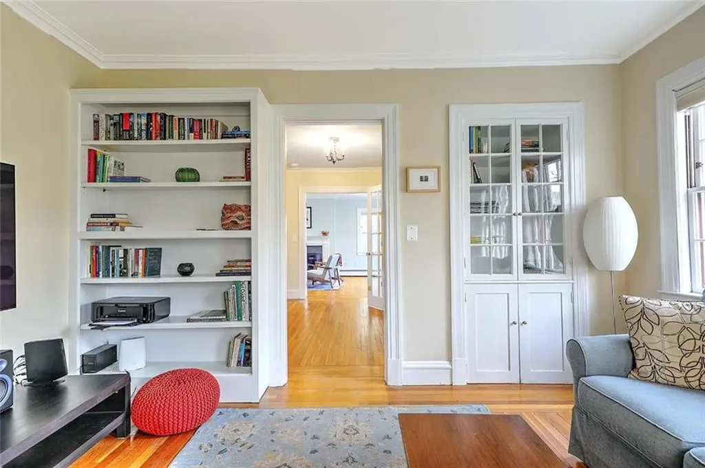131 Laurel Avenue Providence RI 02906