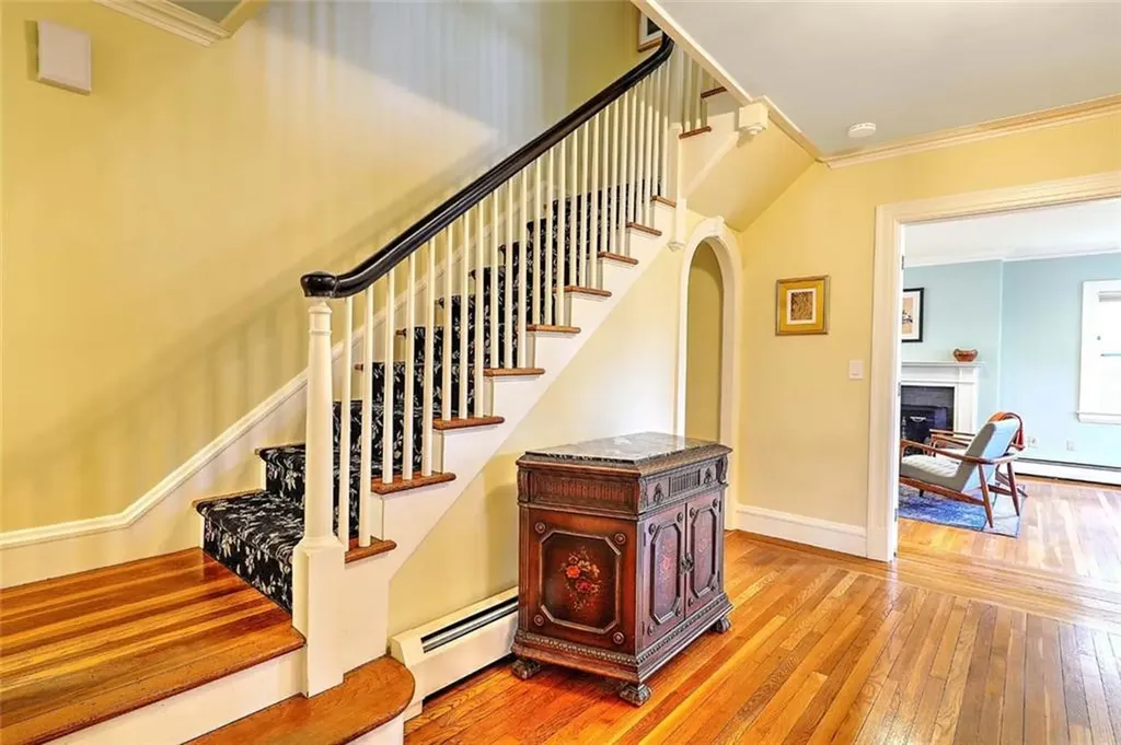 131 Laurel Avenue Providence RI 02906