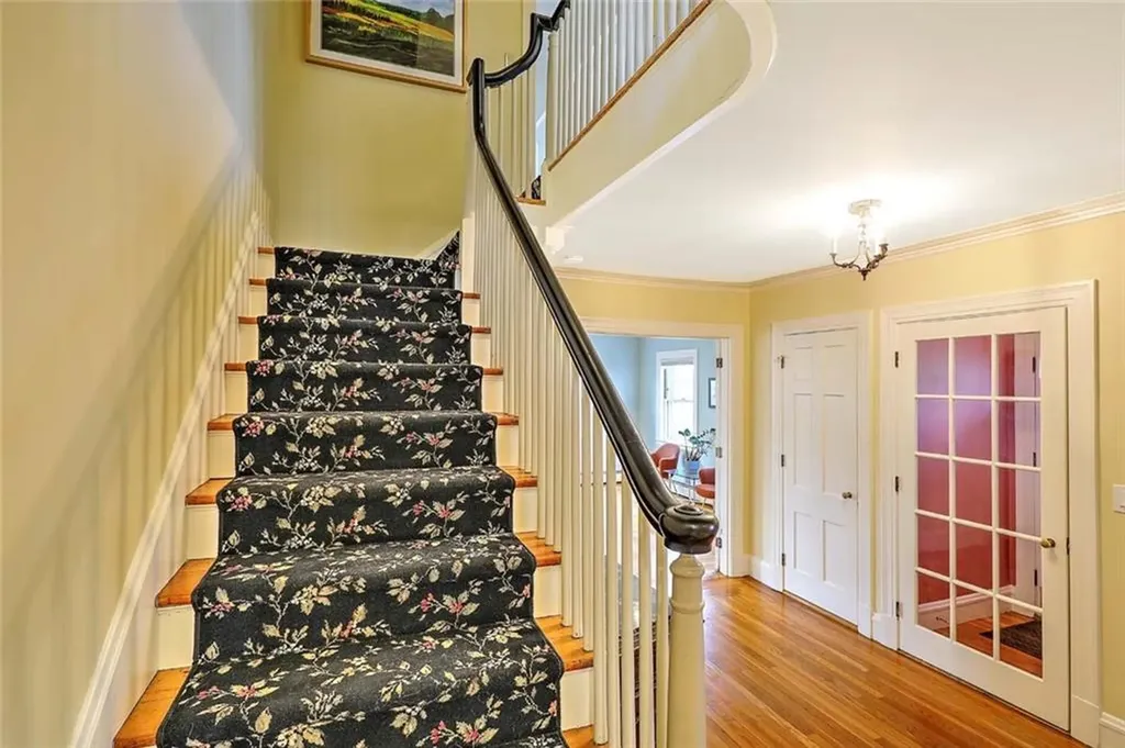 131 Laurel Avenue Providence RI 02906