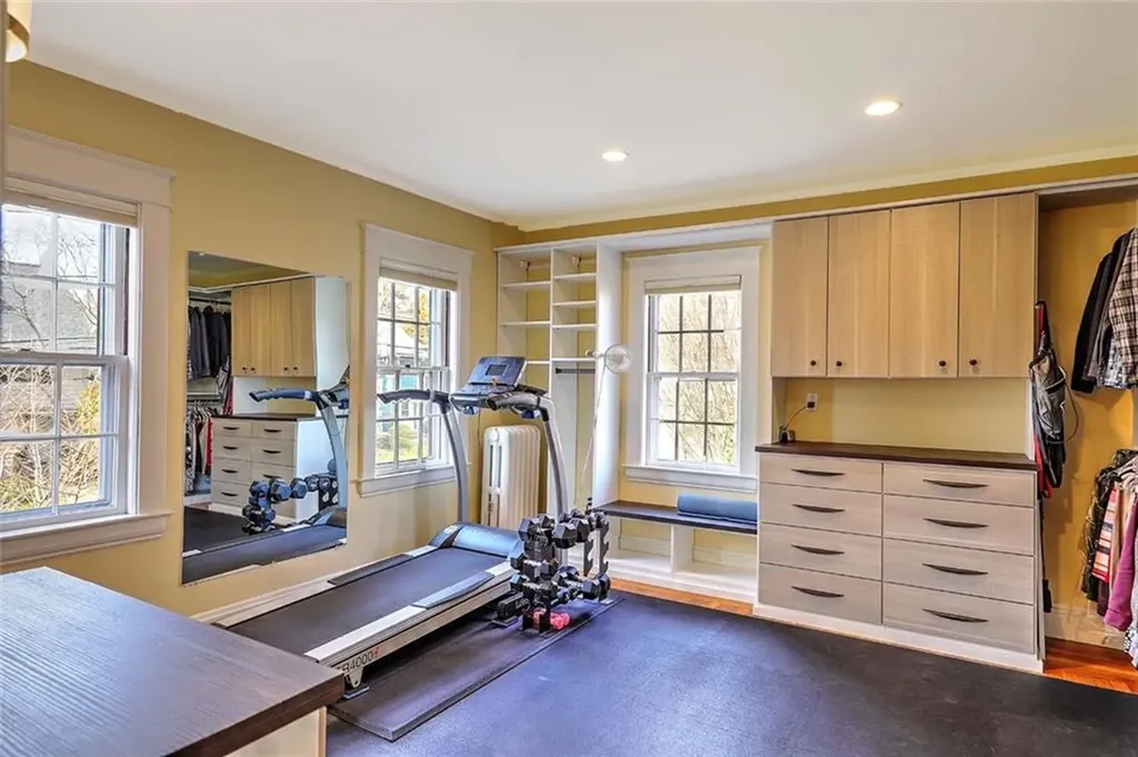 131 Laurel Avenue Providence RI 02906