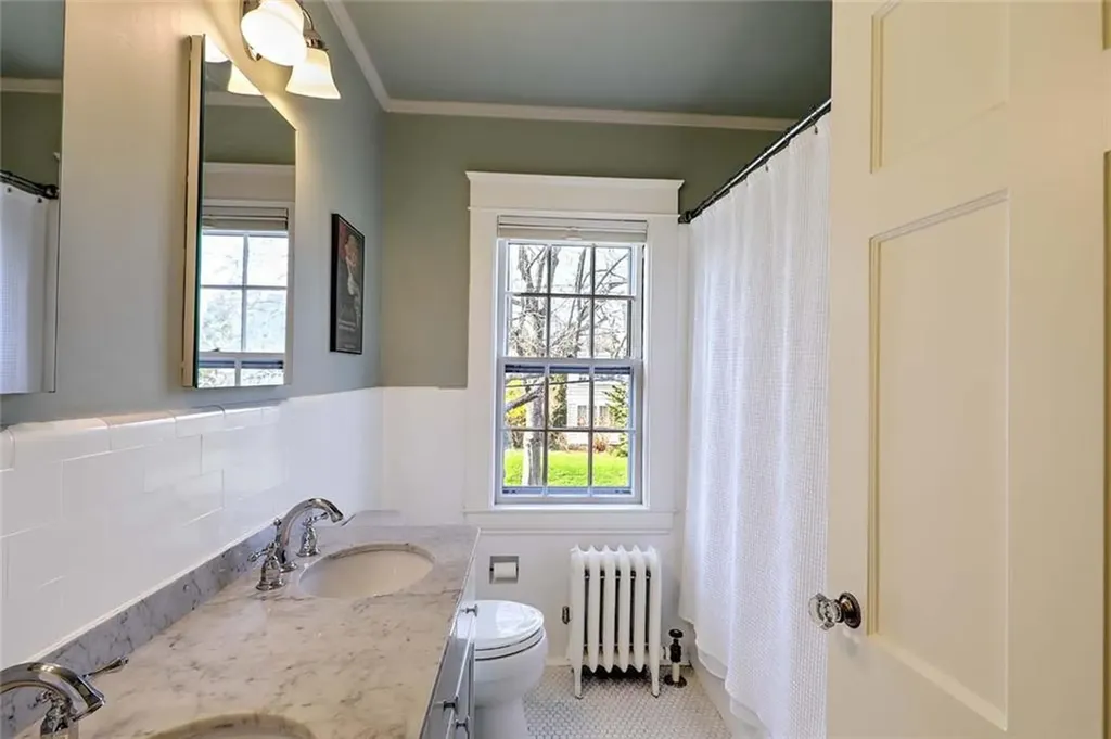 131 Laurel Avenue Providence RI 02906