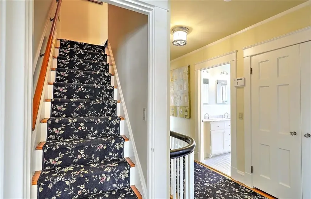 131 Laurel Avenue Providence RI 02906