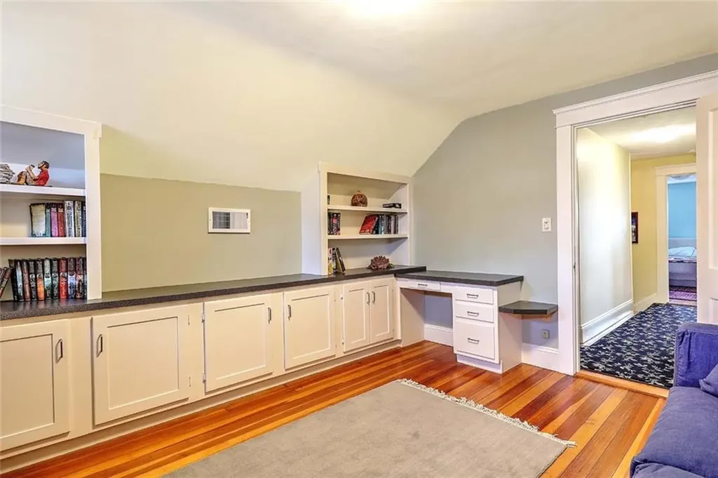 131 Laurel Avenue Providence RI 02906