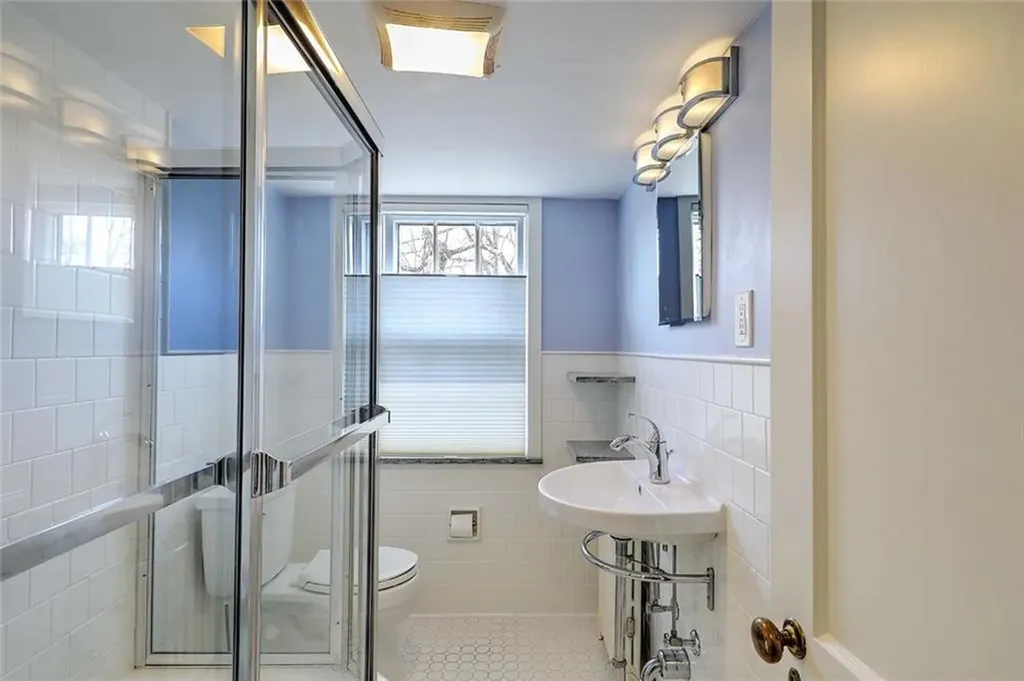 131 Laurel Avenue Providence RI 02906