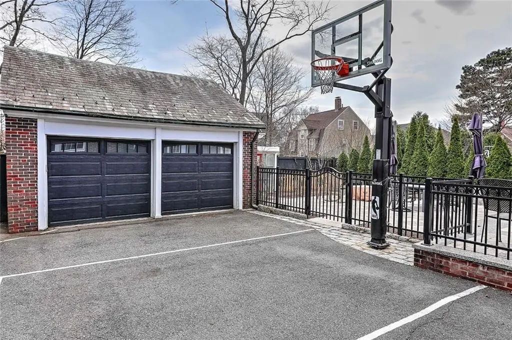 131 Laurel Avenue Providence RI 02906