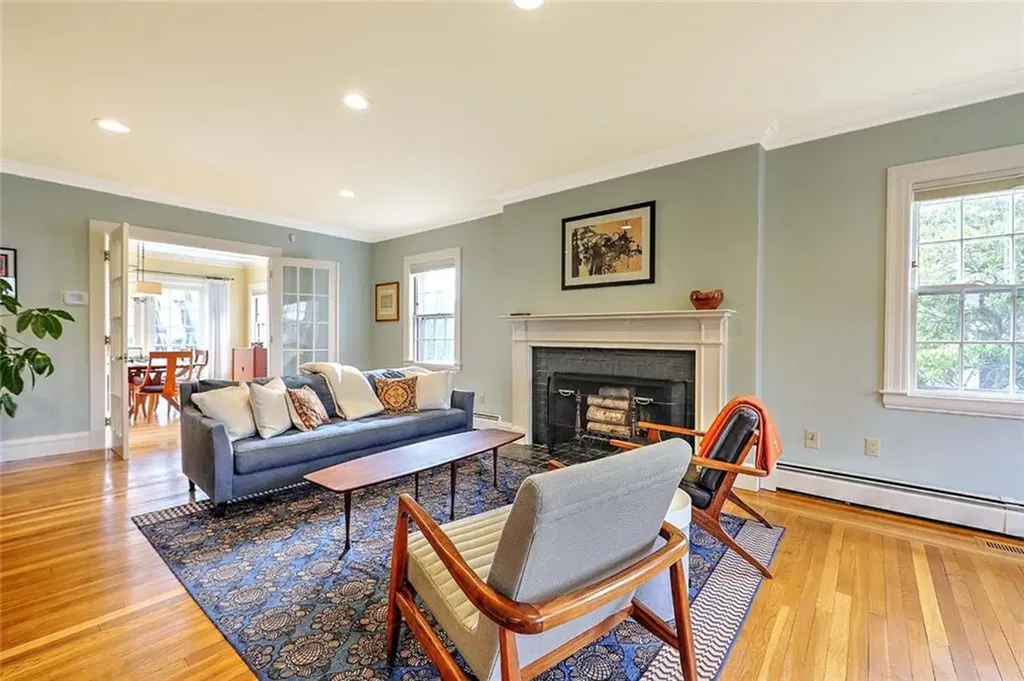 131 Laurel Avenue Providence RI 02906