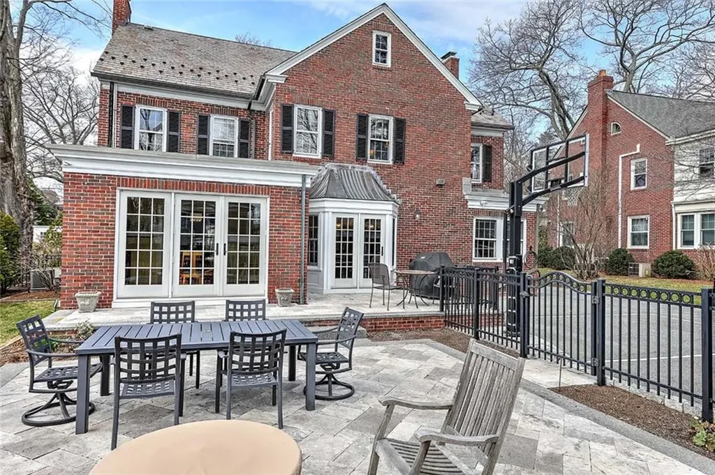 131 Laurel Avenue Providence RI 02906