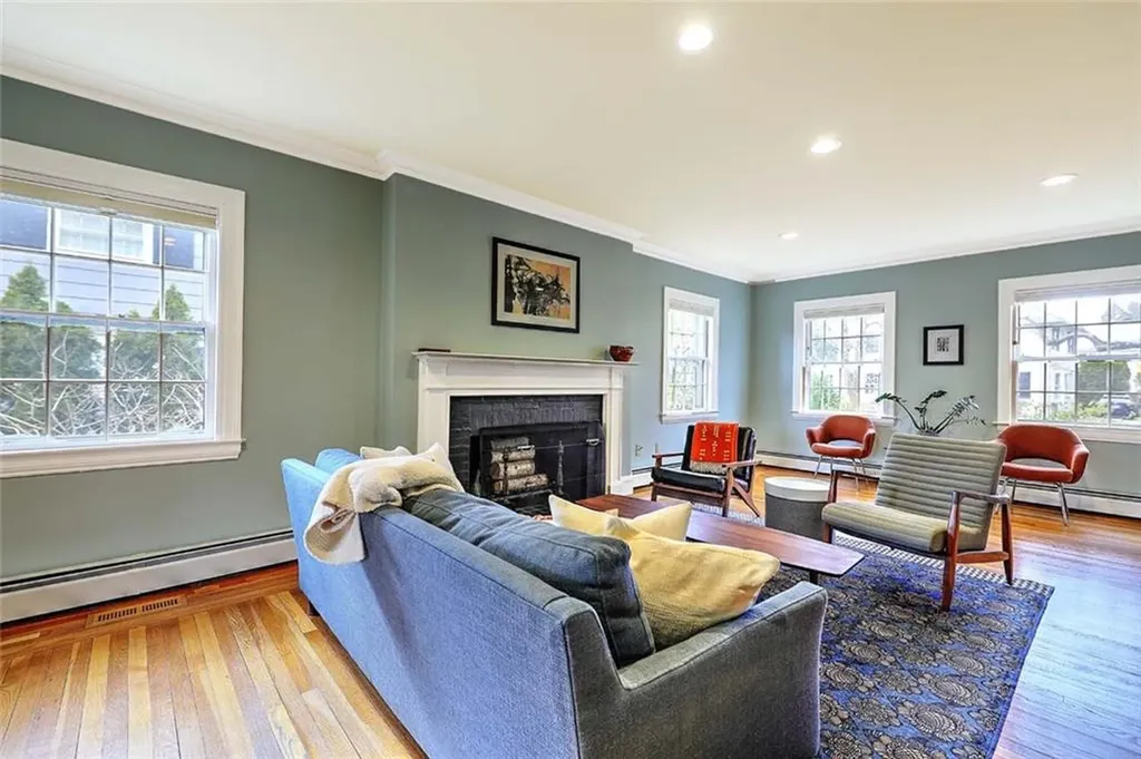 131 Laurel Avenue Providence RI 02906