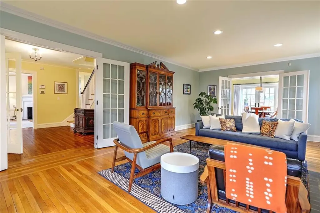 131 Laurel Avenue Providence RI 02906