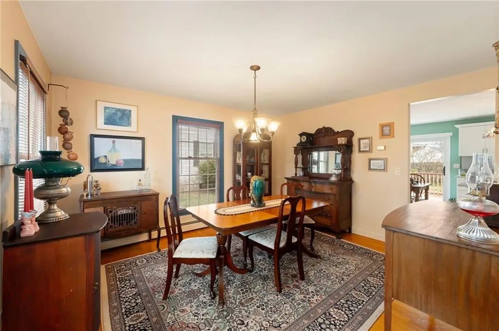 253 Chapmans Avenue Warwick RI 02886