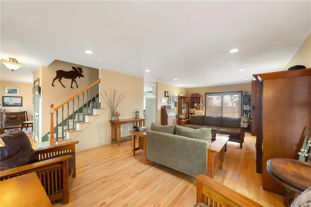 253 Chapmans Avenue Warwick RI 02886