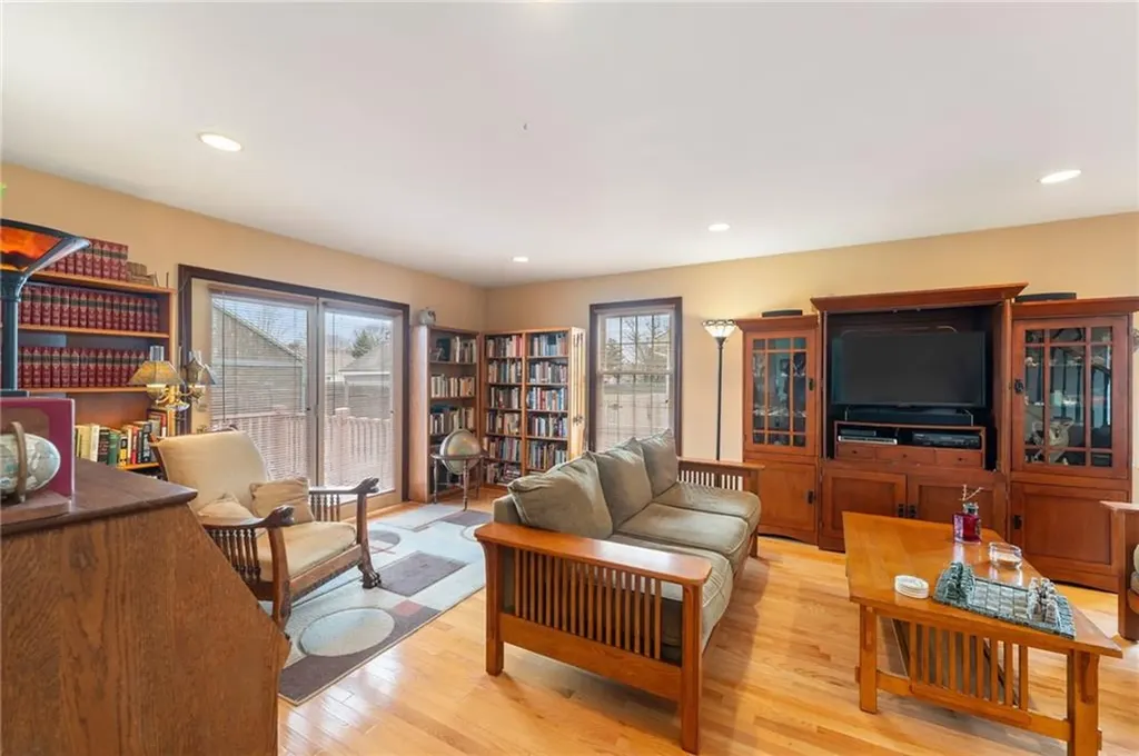 253 Chapmans Avenue Warwick RI 02886